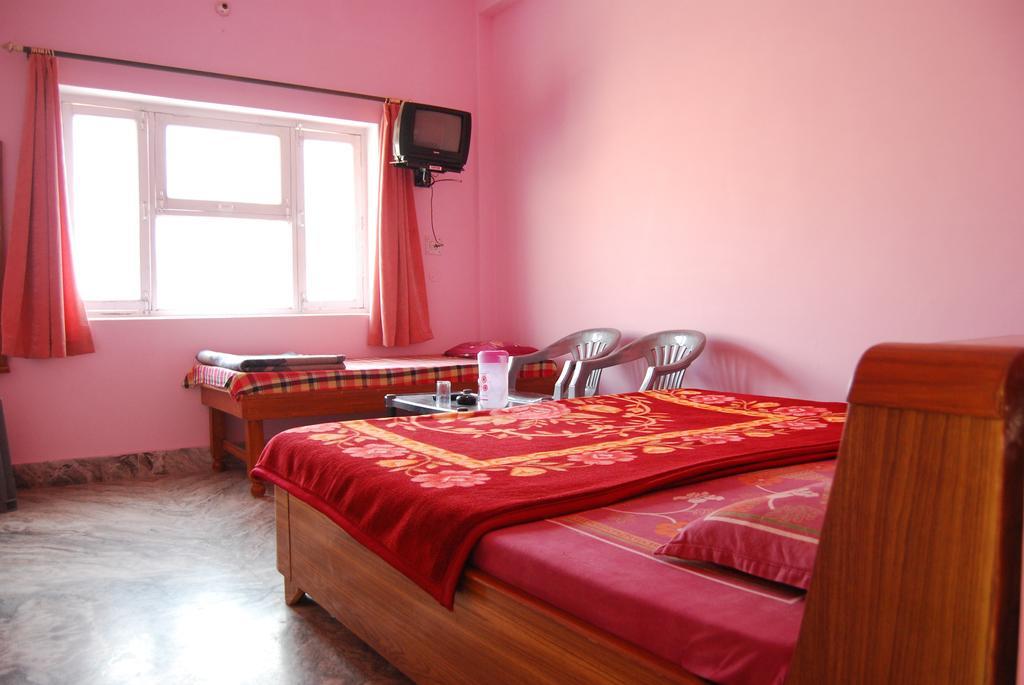 Hotel Shiv Ganga Risikés Kültér fotó